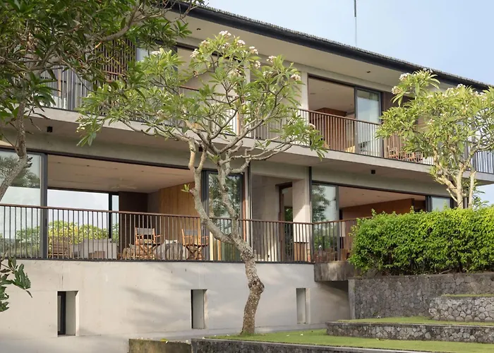 Arnalaya House *